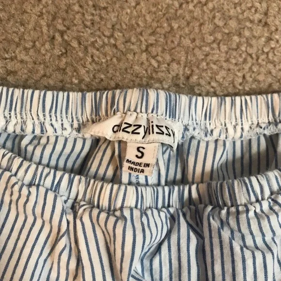 Top - Picture 2 of 2